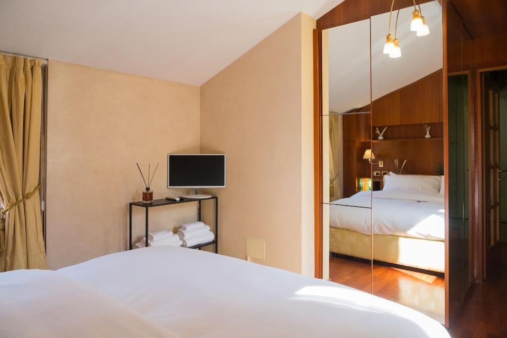 Apartamento Carbonesi Luxury - Centro Storico Bolonia Exterior foto